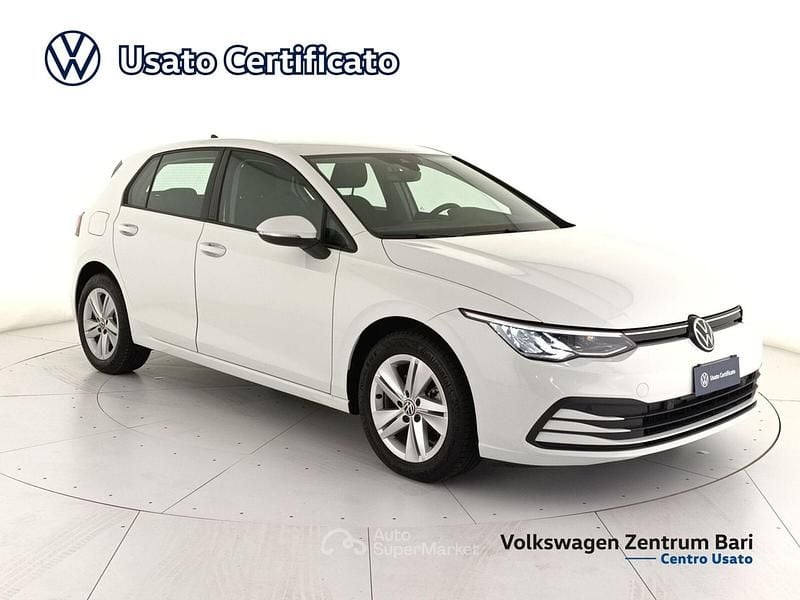 Usado VW Golf VIII Life 116 CV (85 kW) 2022 Blanco Berlina