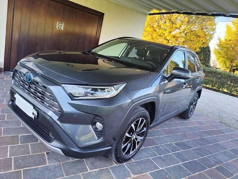 Grigio Usata 2020 Toyota RAV4 Hybrid Lounge SUV | 28.200 € (Buon prezzo) - Immagine 1/4