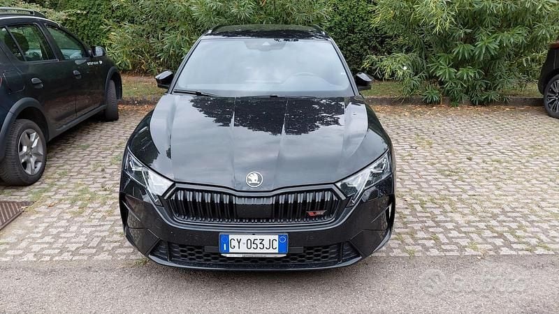 Usata Skoda Octavia RS 265 CV (194 kW) 2025 Nero Station wagon
