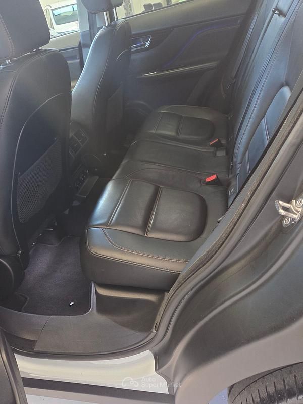 Usata Jaguar F-Pace Portfolio 180 CV (132 kW) 2018 Bianco SUV