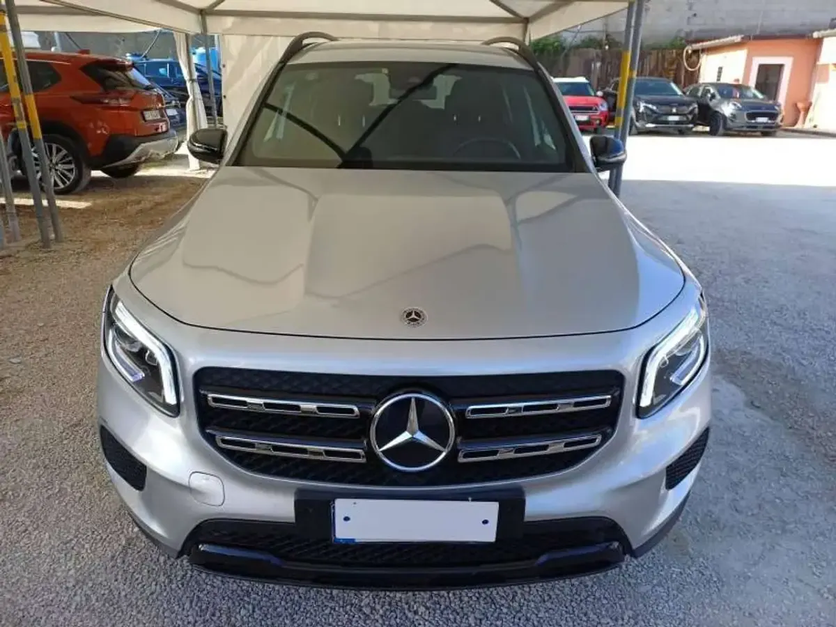 Usata Mercedes GLB200 150 CV (110 kW) 2022 Argento SUV