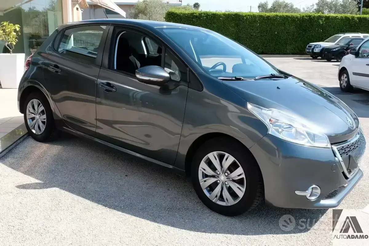 Usata Peugeot 208 Access 82 CV (60 kW) 2012 Grigio Utilitaria