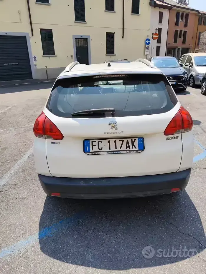 Usata Peugeot 2008 82 CV (60 kW) 2016 Bianco SUV