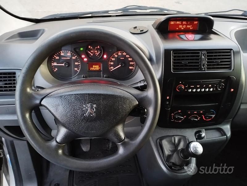 Usata Peugeot Expert 90 CV (66 kW) 2008 Grigio Furgone