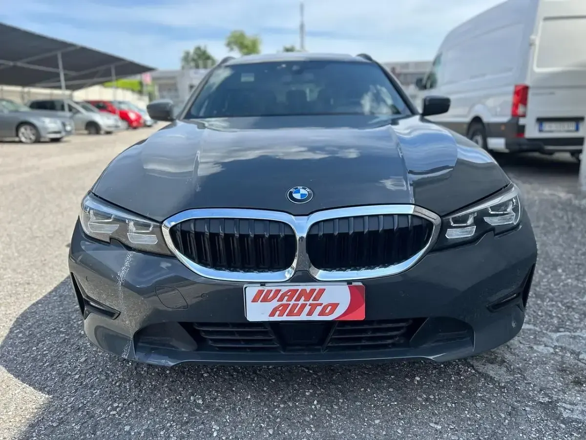 Usata BMW 318 Sport Line 150 CV (110 kW) 2020 Marrone Station wagon