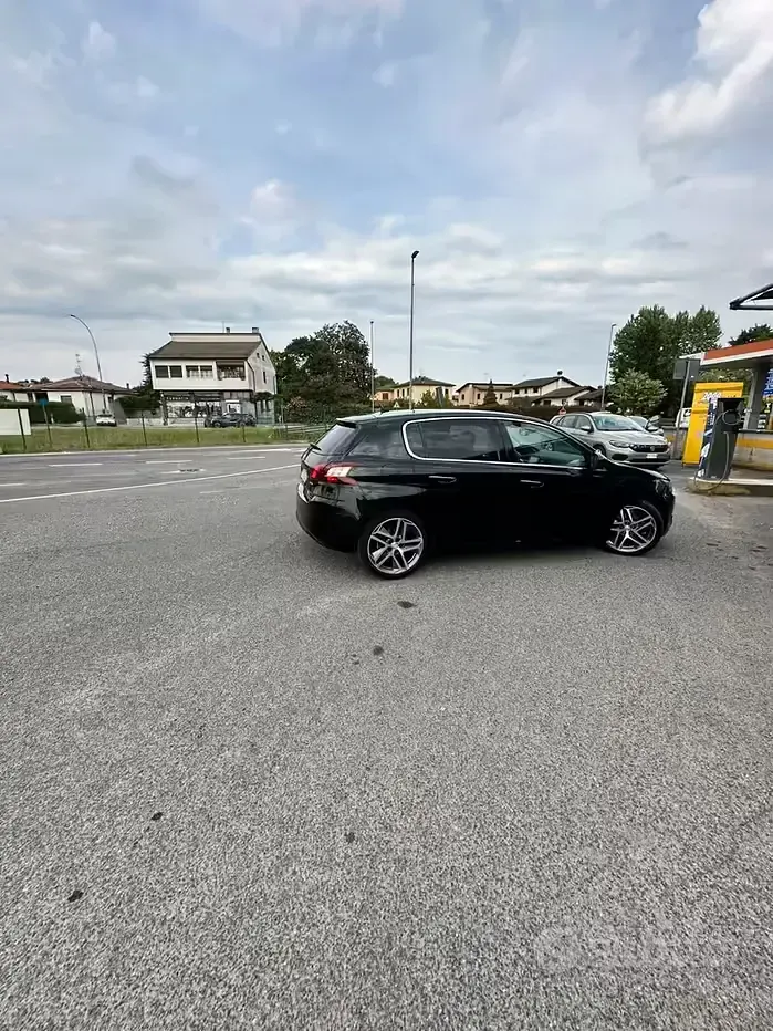Usata Peugeot 308 150 CV (110 kW) 2015 Nero Berlina