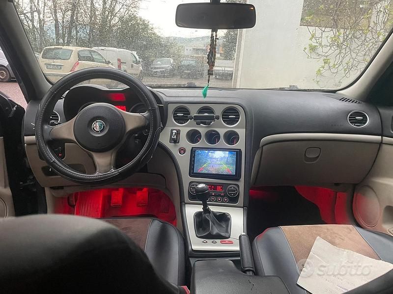 Käytetty Alfa Romeo 159 120 HP (88 kW) 2006 Musta Sedan