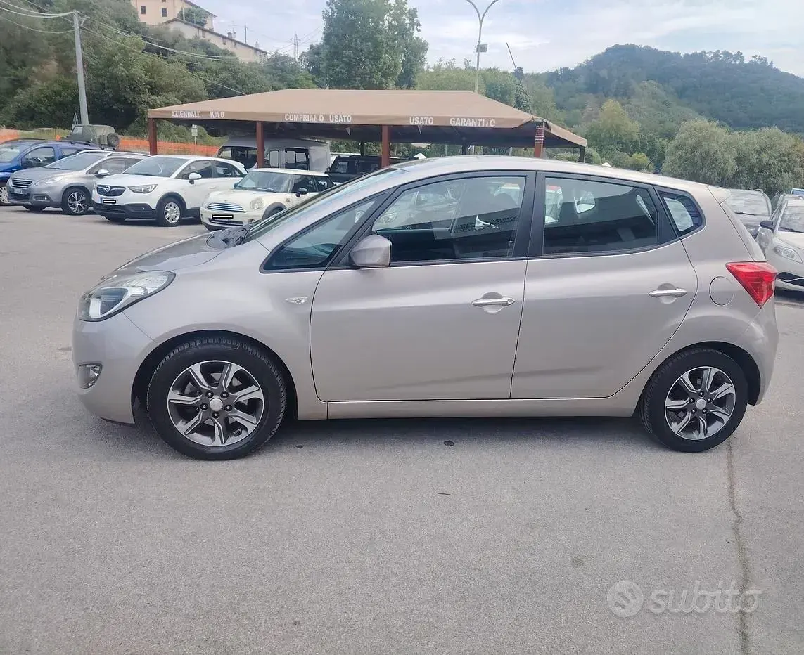 Usata Hyundai ix20 Xpossible 90 CV (66 kW) 2017 Grigio Utilitaria