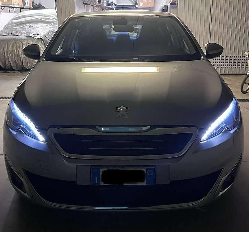 Usata Peugeot 308 Allure 120 CV (88 kW) 2015 Berlina