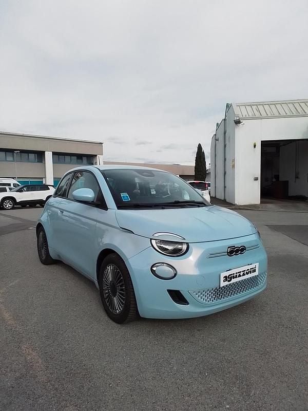 Usata Fiat 500e Icon 86 kW (118 CV) 2021 Blu Berlina
