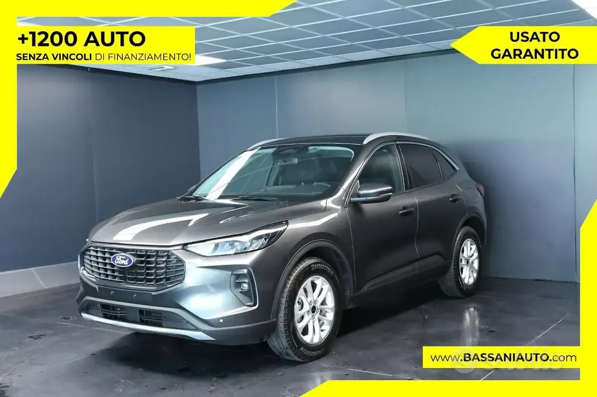 Usata Ford Kuga Titanium 179 CV (131 kW) 2025 Grigio SUV