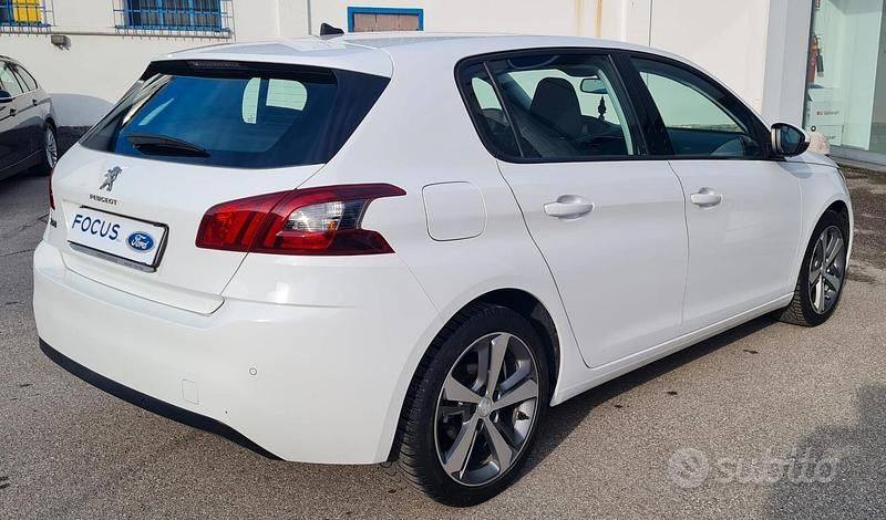 Usata Peugeot 308 Active 102 CV (75 kW) 2019 Bianco Berlina