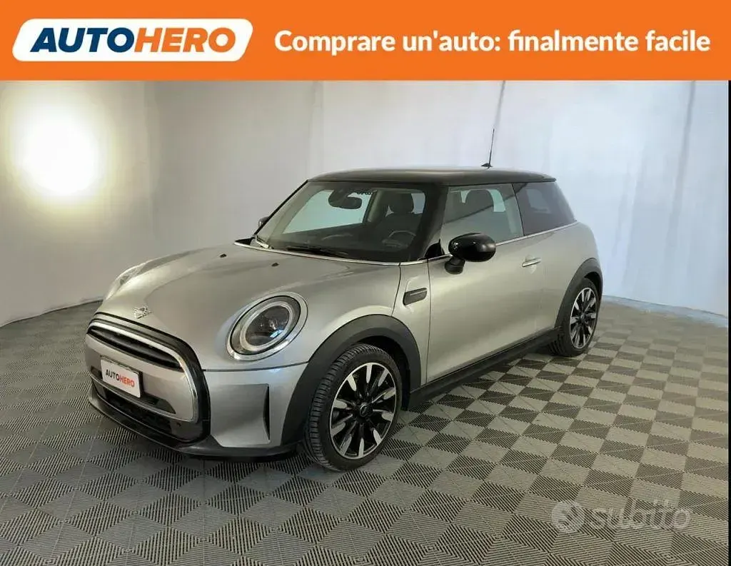 Usado Mini Cooper Essential 136 HP (100 kW) 2023 Cinzento Citadino