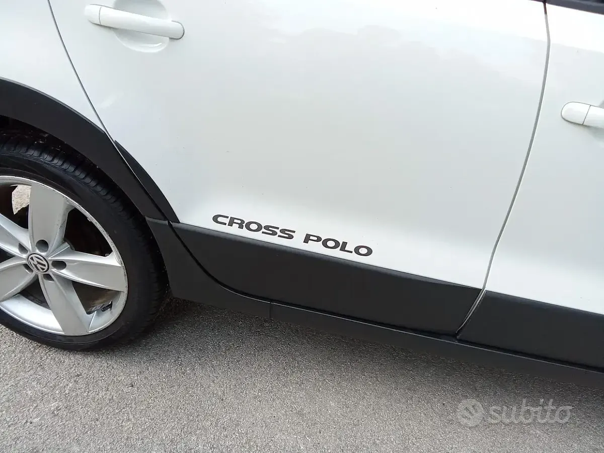 Usata VW Polo Cross 90 CV (66 kW) 2015 Bianco Utilitaria