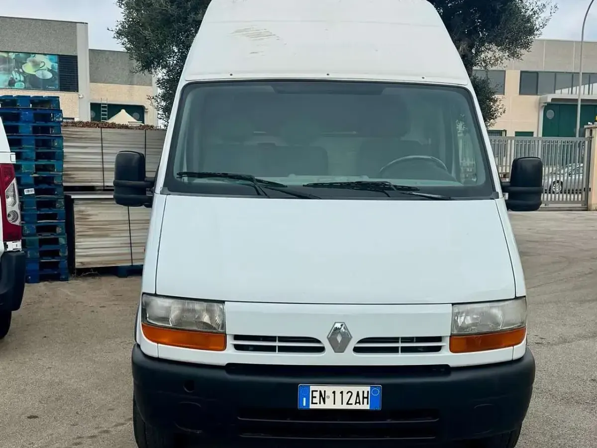 Usata Renault Master 90 CV (66 kW) 2001 Bianco Furgone
