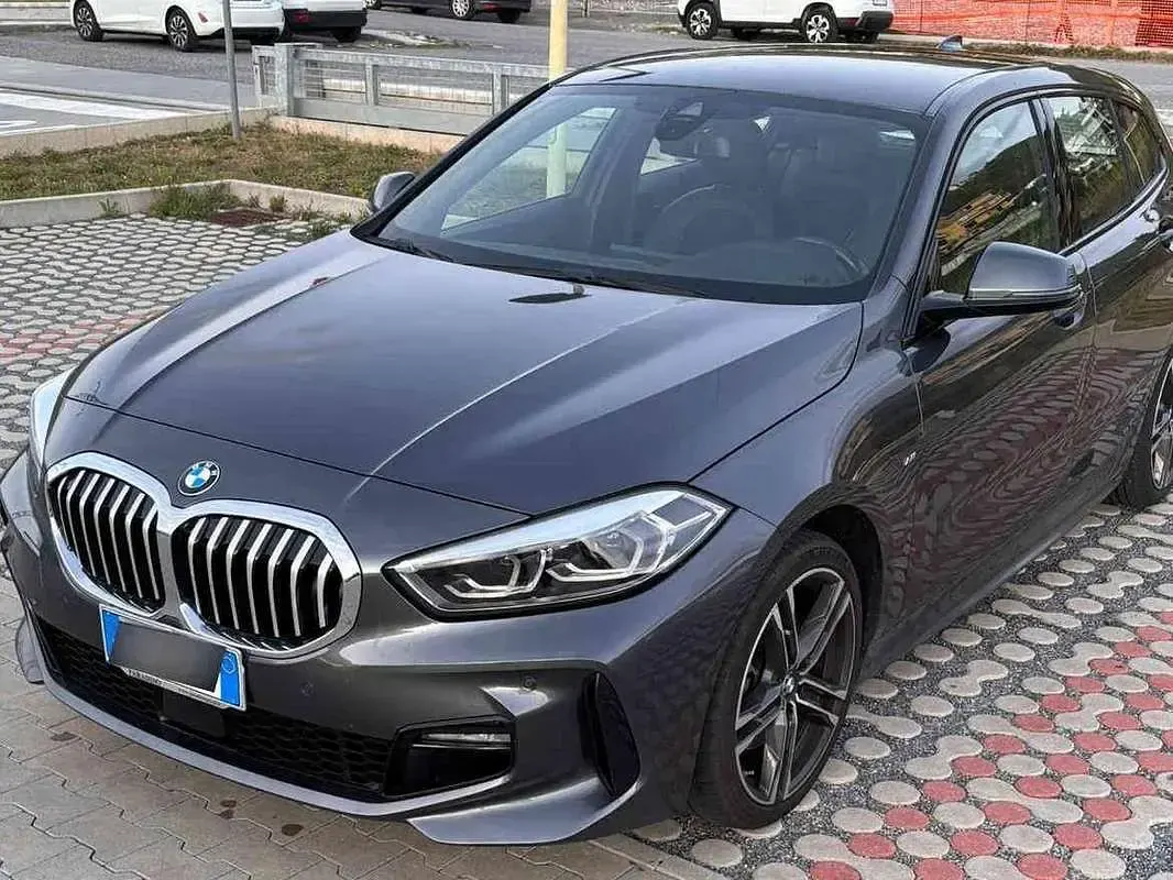 Usata BMW 116 M Sport 116 CV (85 kW) 2021 Grigio Utilitaria