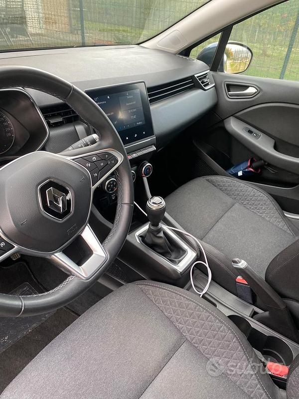Grigio Usata 2021 Renault Clio V Tre volumi | 11.700 € - Immagine 1/4