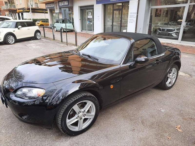 Usata Mazda MX5 Essence 126 CV (92 kW) 2007 Nero Cabrio