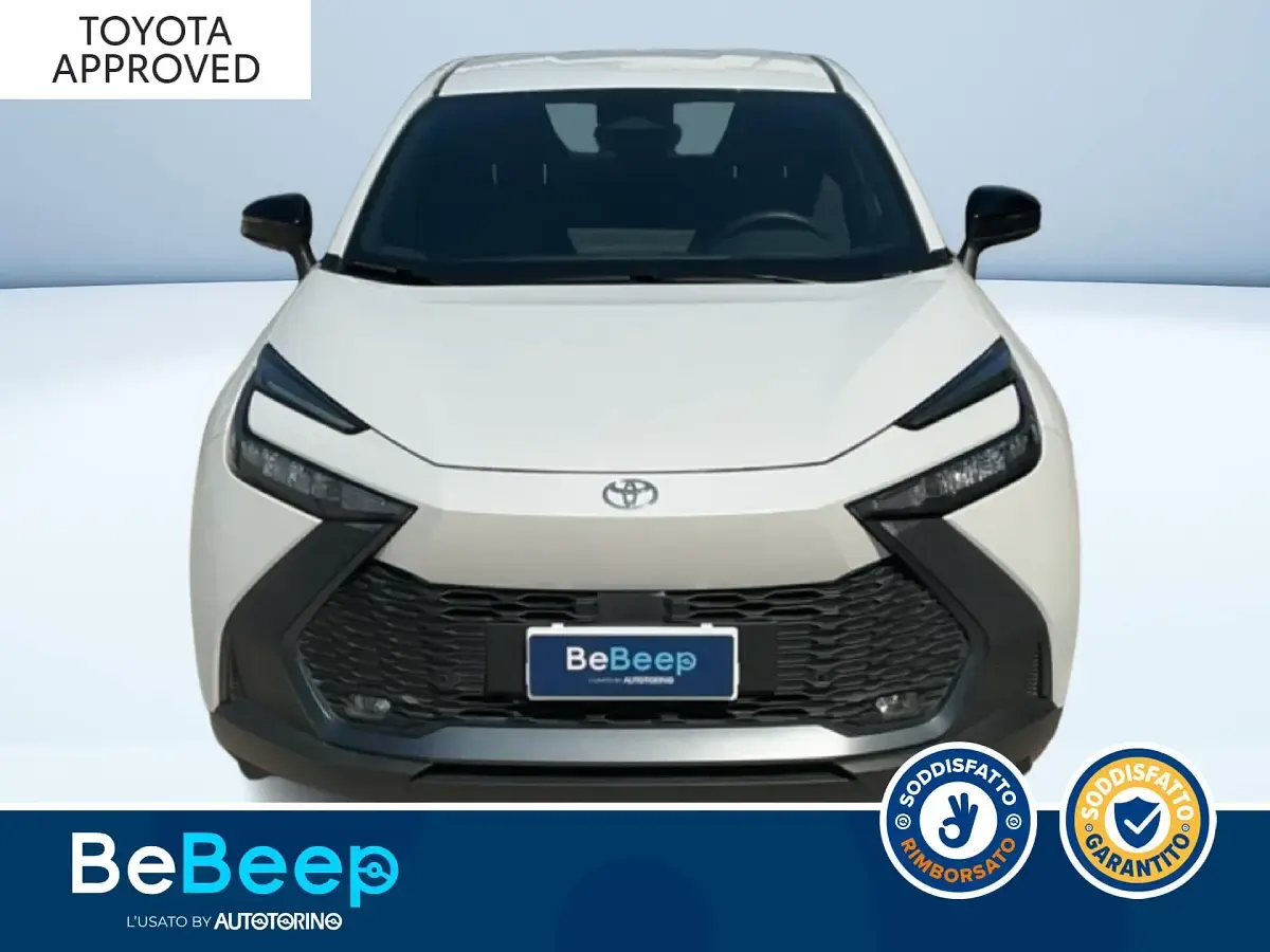 Usata Toyota C-HR Active 140 CV (102 kW) 2024 Bianco metallizzato SUV