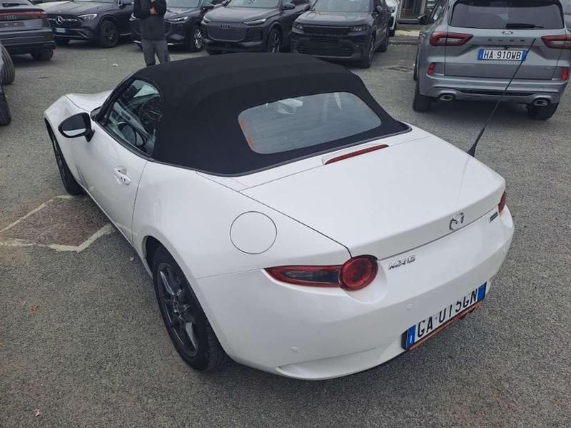 Usata Mazda MX5 Exceed 132 CV (97 kW) 2020 Snowflake white pearl Cabrio