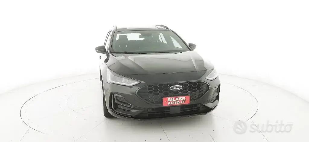 Usata Ford Focus ST-Line 116 CV (85 kW) 2024 Nero metallizzato Station wagon