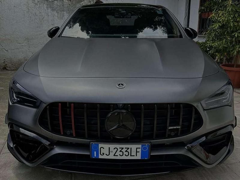 Grigio Usata 2022 Mercedes CLA45 AMG AMG Berlina | 53.500 € (Buon prezzo) - Immagine 1/4