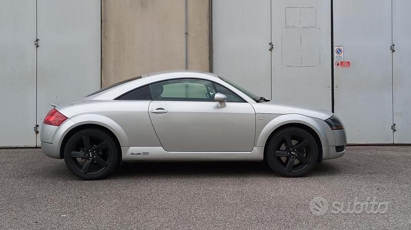 Usata Audi TT 179 CV (131 kW) 2002 Grigio Coupé