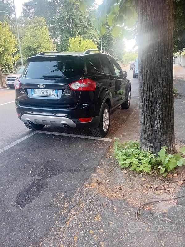 Usata Ford Kuga 140 CV (102 kW) 2010 Nero SUV