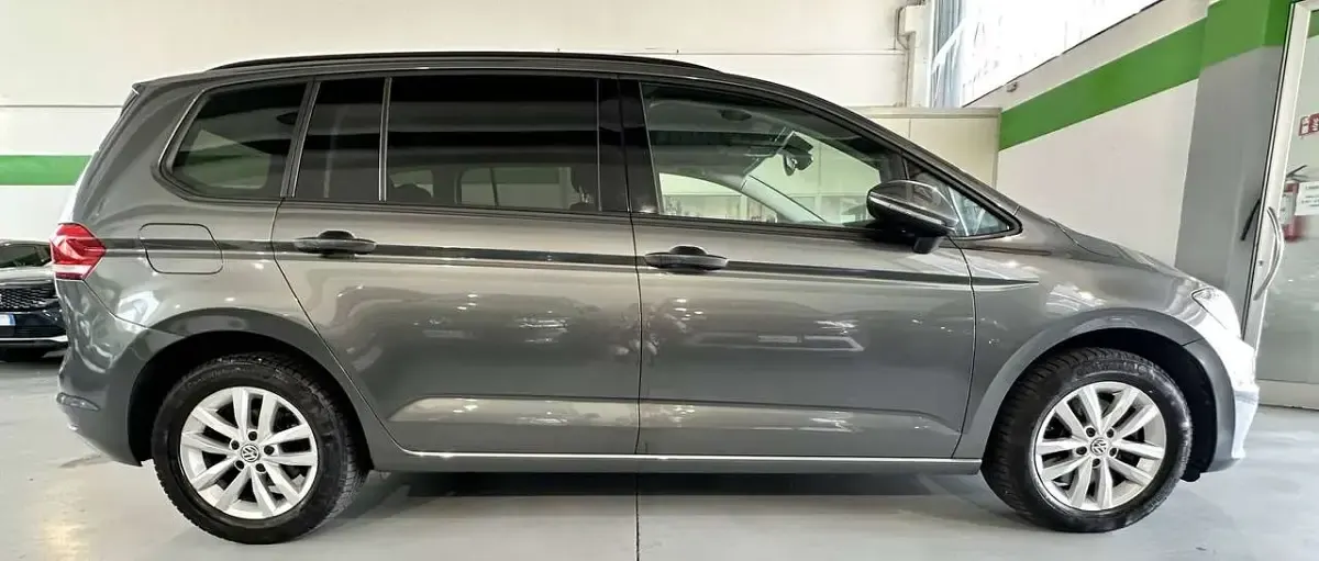 Usata VW Touran Business 116 CV (85 kW) 2017 Grigio Monovolume