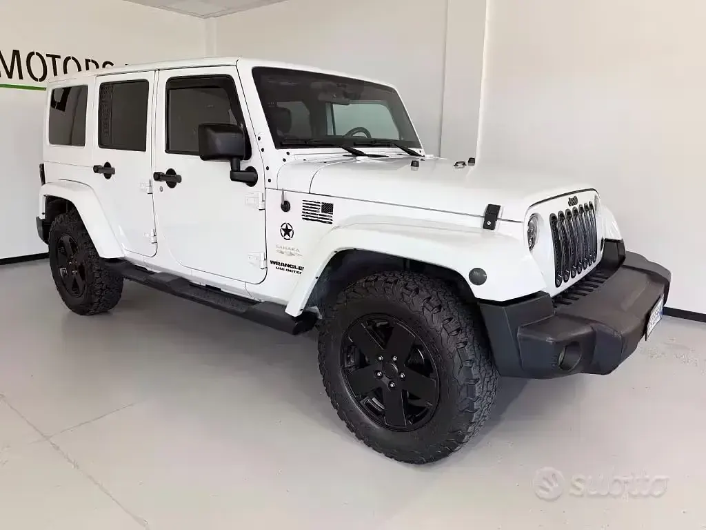 Usata Jeep Wrangler Unlimited Sahara 200 CV (147 kW) 2011 Bianco SUV