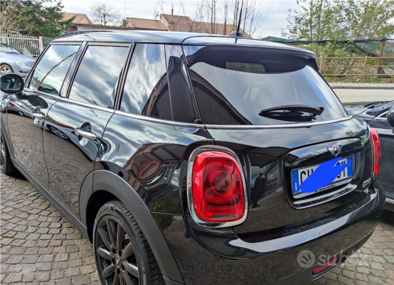 Nero Usata 2016 Mini Cooper Hype Due volumi | 15.000 € (Molto cara) - Immagine 1/4