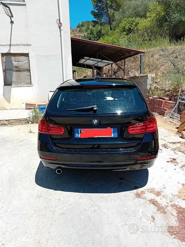 Usata BMW 318 150 CV (110 kW) 2015 Nero Station wagon