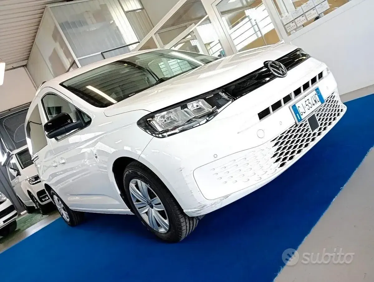 Usata VW Caddy Pro 102 CV (75 kW) 2022 Bianco candy Monovolume