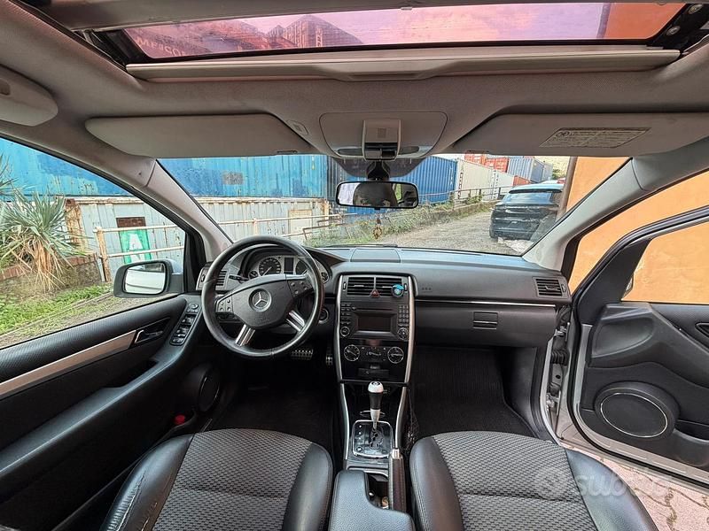 Usata Mercedes B200 2010 Grigio Monovolume