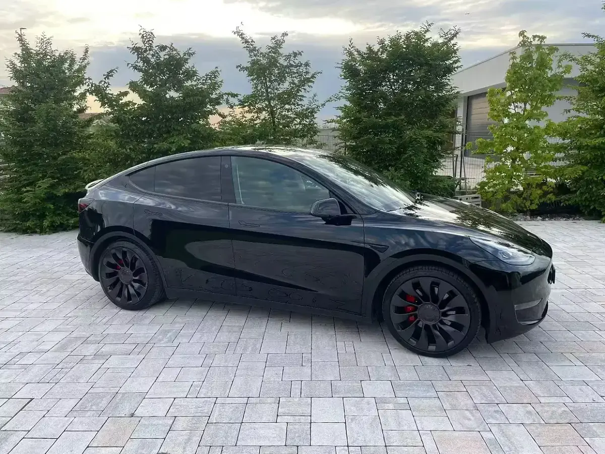 Usata Tesla Model Y Performance 185 kW (252 CV) 2023 Nero SUV