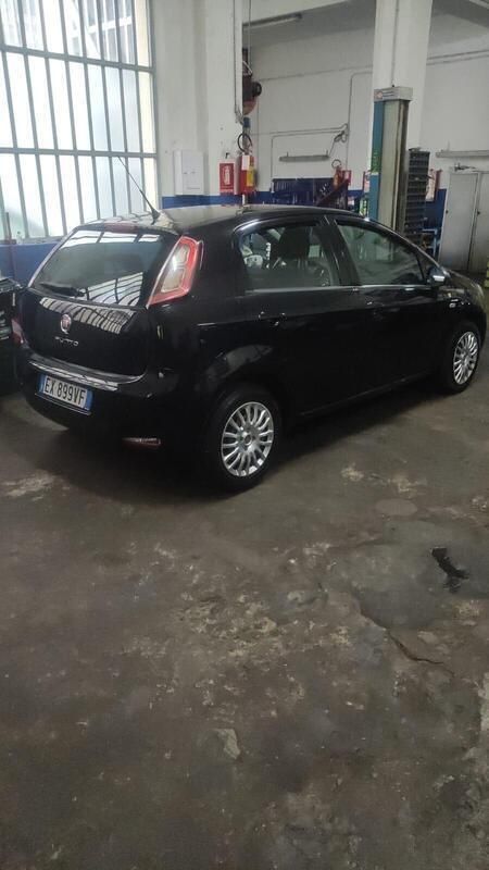 Usata Fiat Punto Street 77 CV (56 kW) 2014 Nero Utilitaria
