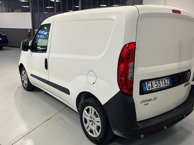 Usata Fiat Doblò 105 CV (77 kW) 2020 Bianco Monovolume