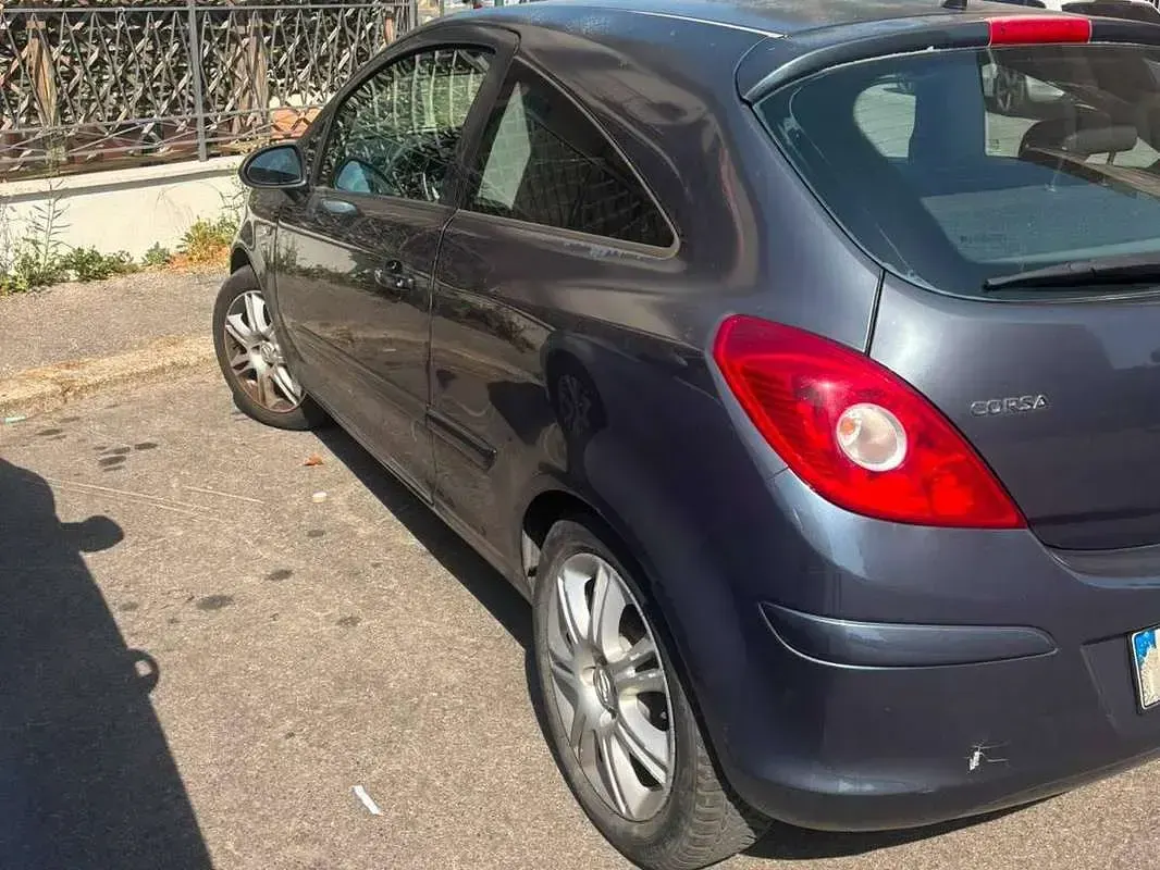 Usata Opel Corsa Club 80 CV (58 kW) 2006 Blu/azzurro Utilitaria