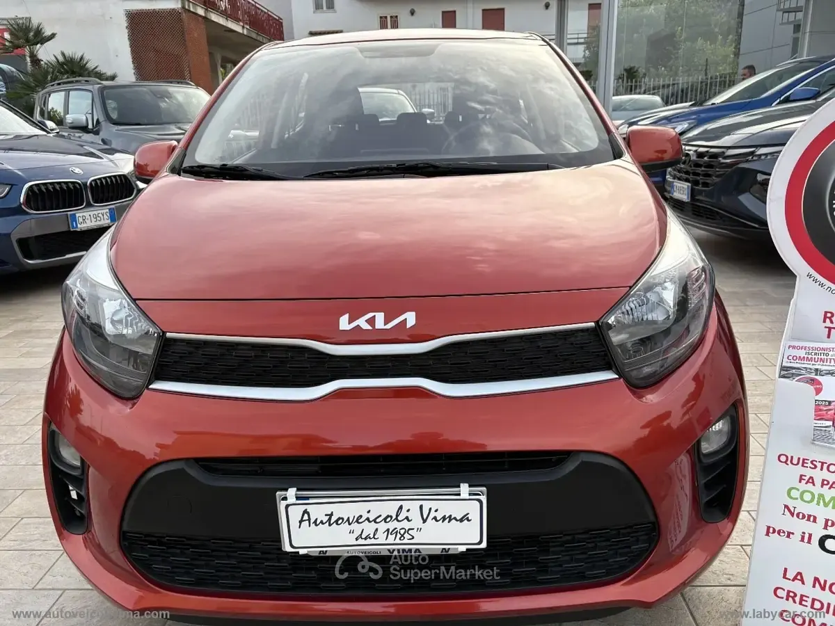 Usata Kia Picanto Urban 67 CV (49 kW) 2023 Rosso Utilitaria