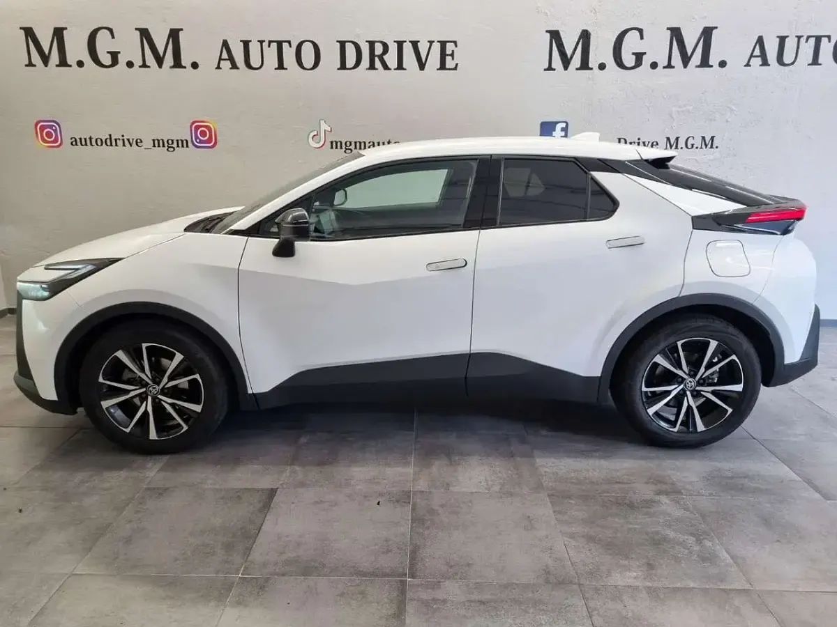 Usata Toyota C-HR Trend 98 CV (72 kW) 2024 Bianco SUV