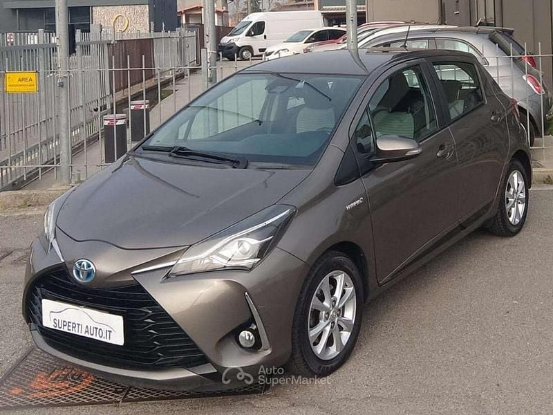 Usata Toyota Yaris Hybrid Active 73 CV (53 kW) 2017 Bronzo Berlina