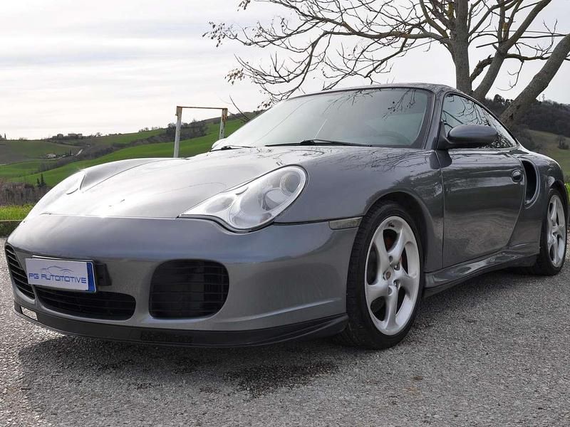 Usata Porsche 911 Carrera 420 CV (308 kW) 2002 Grigio Coupé