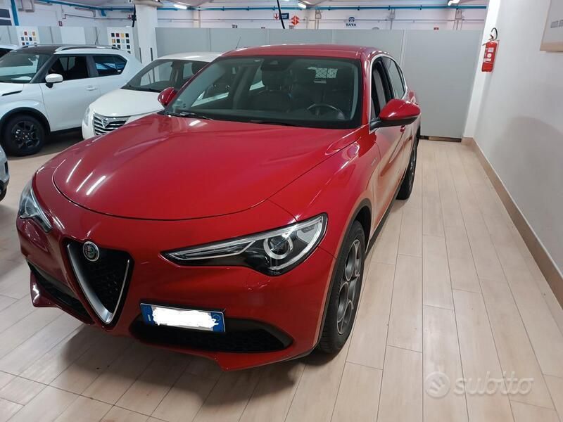 Rosso Usata 2017 Alfa Romeo Stelvio Executive SUV | 18.500 € (Super prezzo) - Immagine 1/4