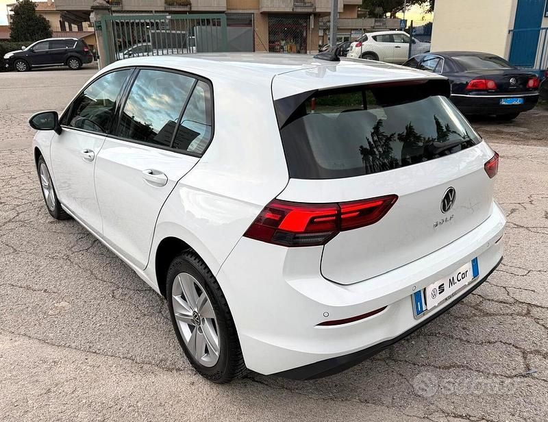 Usata VW Golf VIII Life 130 CV (95 kW) 2022 Bianco Berlina