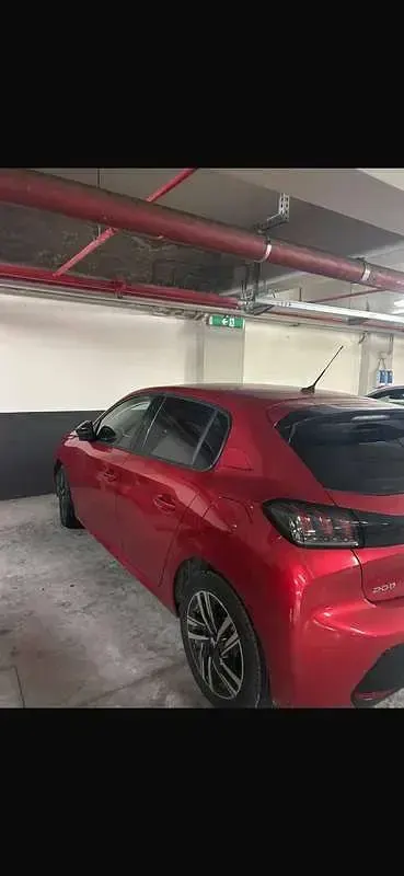 Usata Peugeot 208 Active 75 CV (55 kW) 2023 Rosso Utilitaria