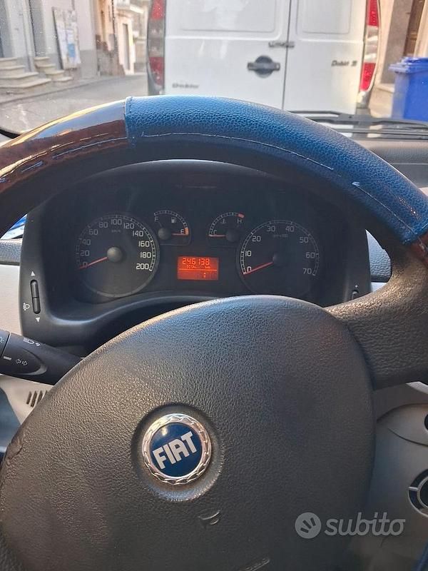 Usata Fiat Punto 2005 Blu Utilitaria