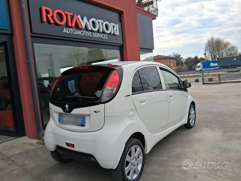 Usata Peugeot iON Active 35 kW (48 CV) 2018 Bianco Utilitaria