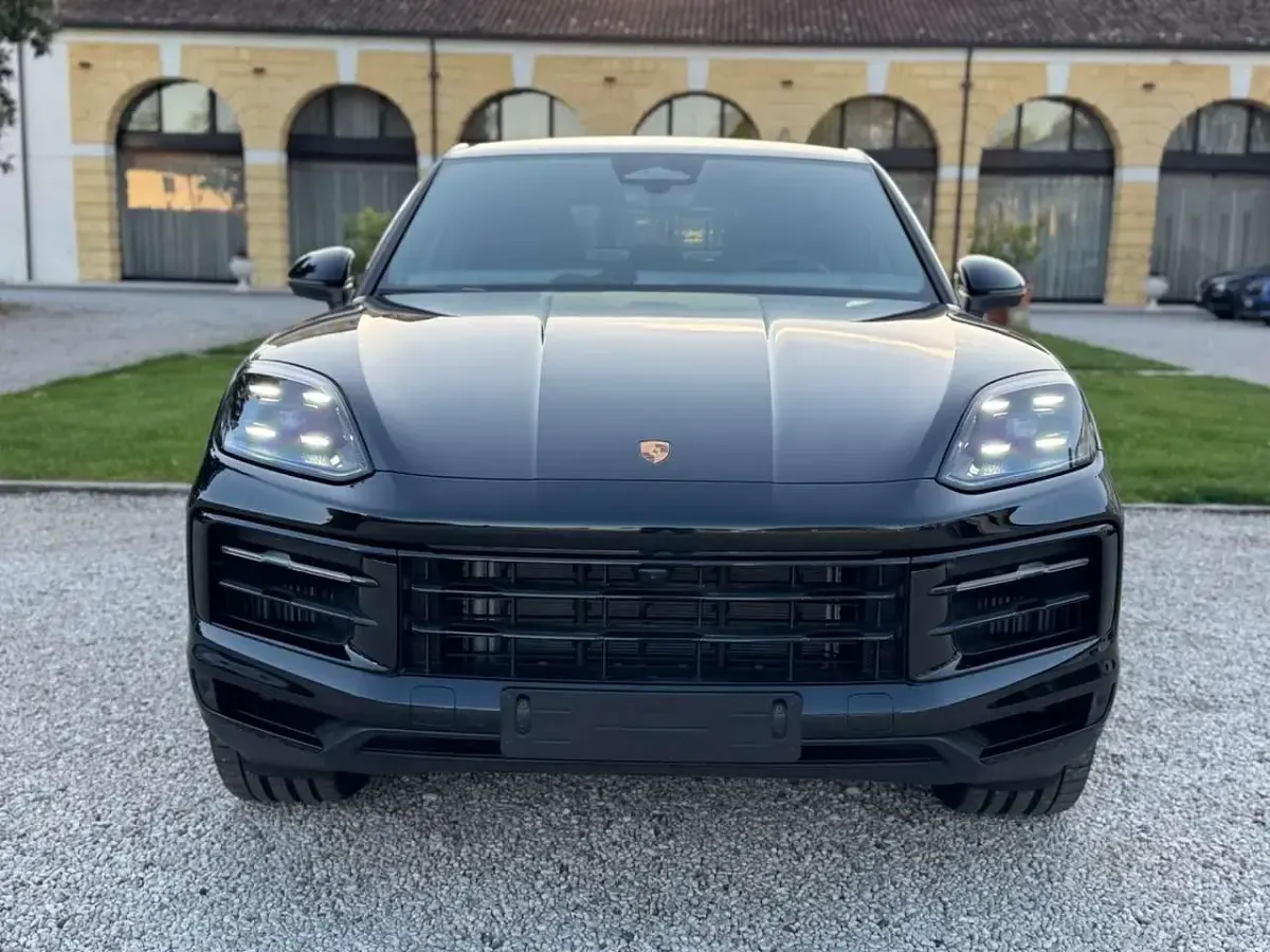 Nuova Porsche Cayenne 354 CV (260 kW) 2026 Nero SUV