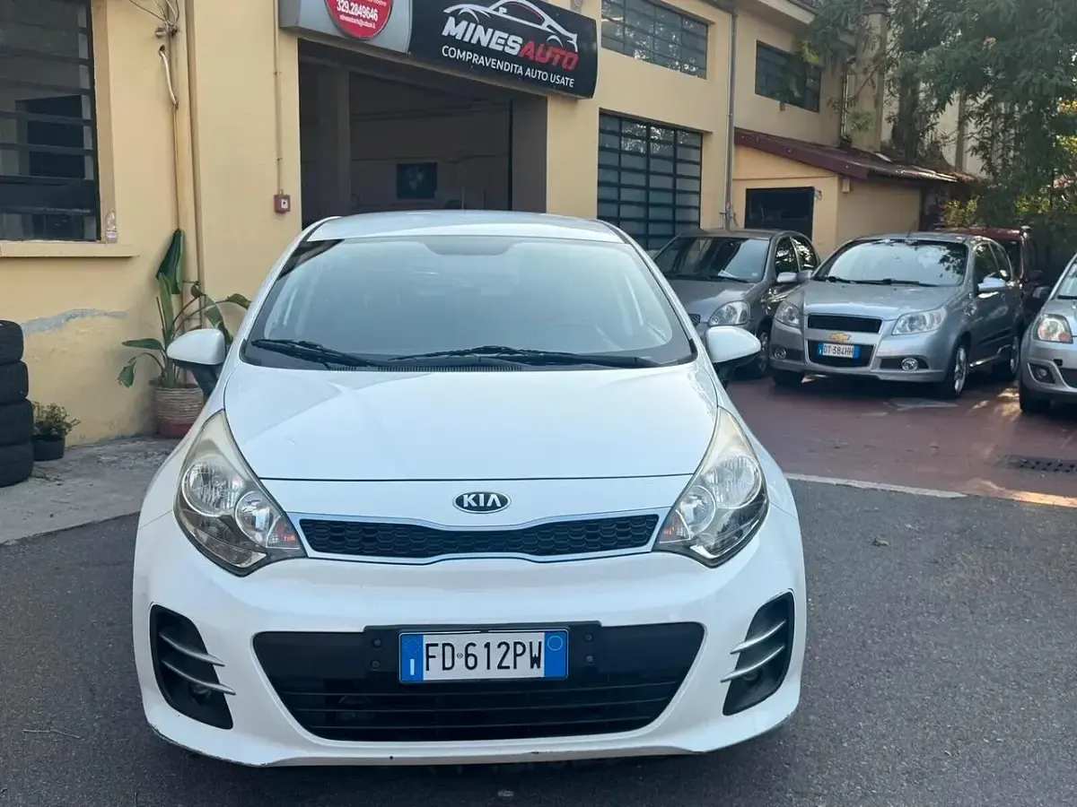 Usata Kia Rio 83 CV (61 kW) 2016 Bianco Utilitaria