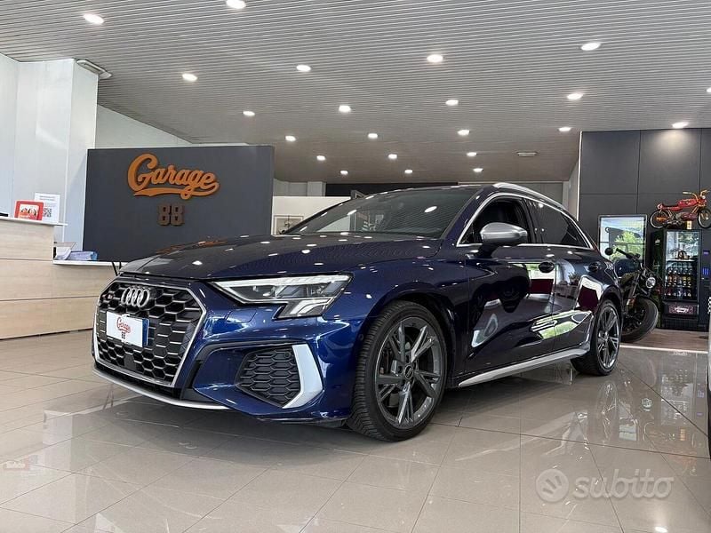 Usata Audi S3 Design 310 CV (228 kW) 2023 Blu navarra metallizzato Berlina